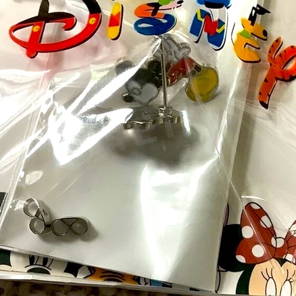 Disney Mickey & Minnie Mouse Earrings Set - Picture 5 of 6